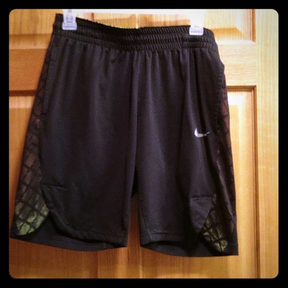 Basketball shorts